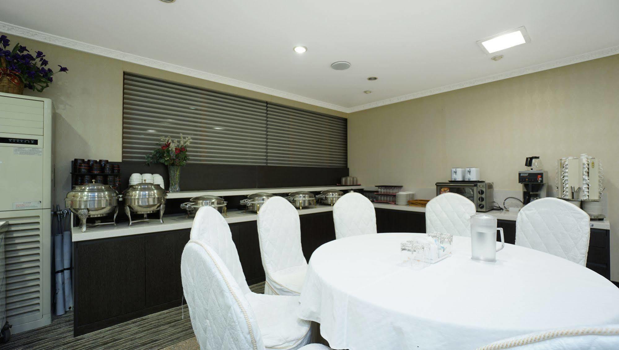Insadong Crown Hotel Seoul Exteriör bild